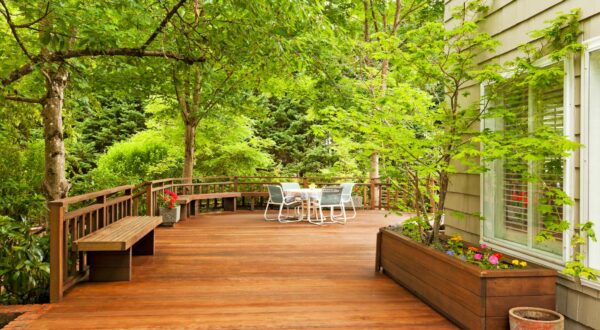 how to style a deck